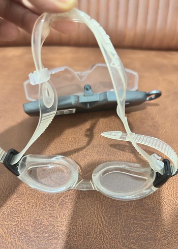 Şeffaf Minimalist Yüzücü Gözlüğü - Görsel 2