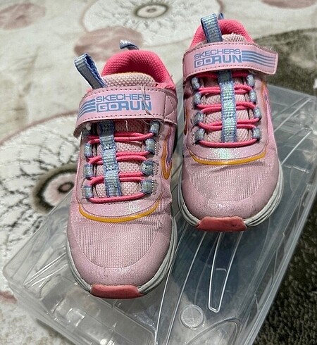 Skechers