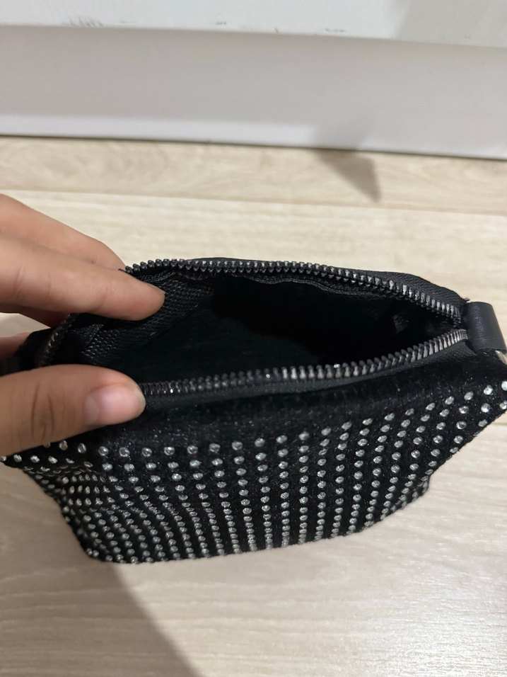 Siyah çanta - Görsel 2