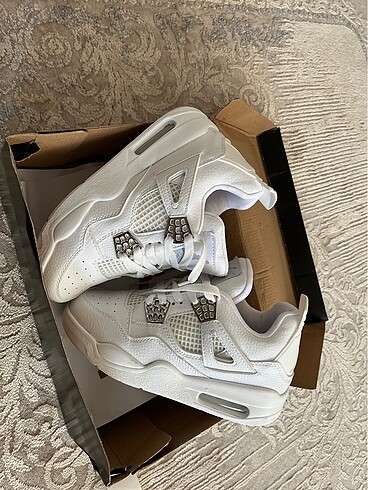 Jordan retro 4