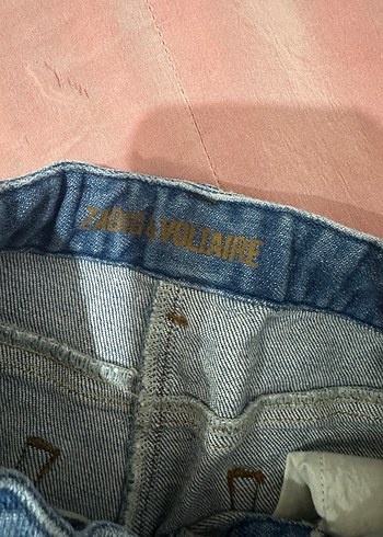 Kız çocuk Koyu Mavi Düğmeli Nakışlı Kot Şort - Görsel 4