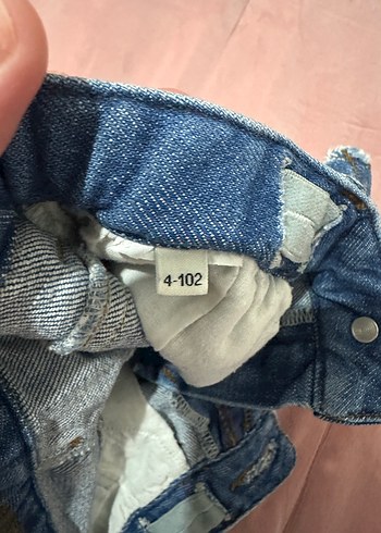 Kız çocuk Koyu Mavi Düğmeli Nakışlı Kot Şort - Görsel 5