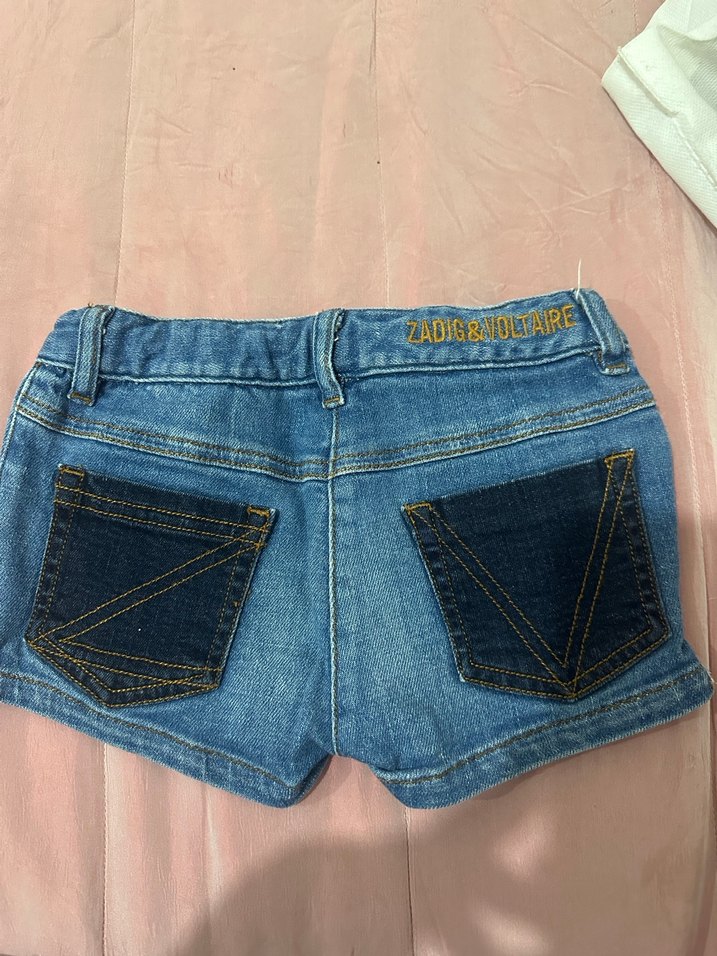 Kız çocuk Koyu Mavi Düğmeli Nakışlı Kot Şort - Görsel 3