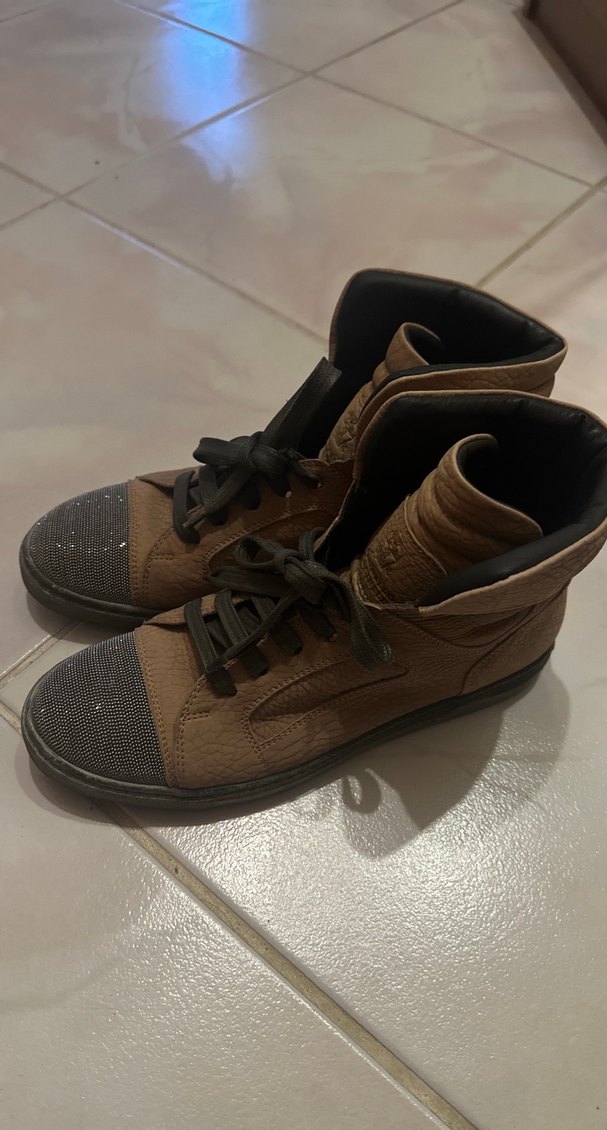 Kahverengi kadın Bot - Görsel 4