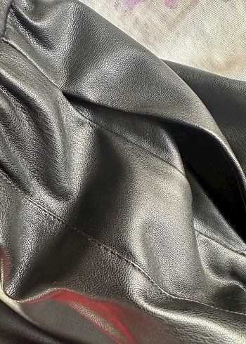 Zara Siyah Deri Kadın Rahat Kesim Pantolon - Görsel 4