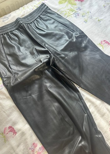 Zara Siyah Deri Kadın Rahat Kesim Pantolon - Görsel 3