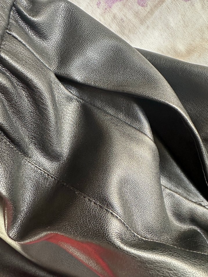 Zara Siyah Deri Kadın Rahat Kesim Pantolon - Görsel 4