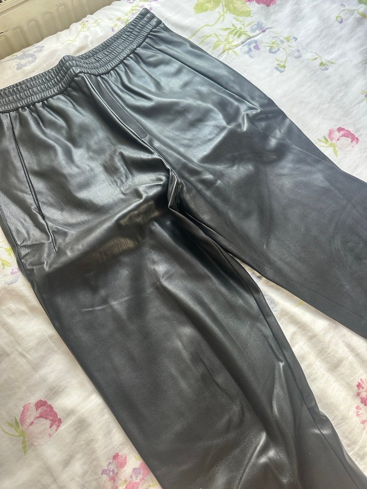 Zara Siyah Deri Kadın Rahat Kesim Pantolon - Görsel 3