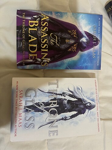 Throne of Glass ve The Assassins Blade -Cam şato