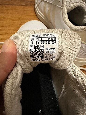 36 Beden beyaz Renk Adidas ayakkabı