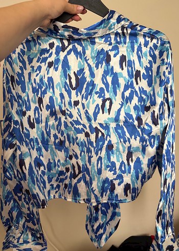 Mavi Batik Desenli Düğmeli Kadın Gömlek Etek takım - Görsel 4