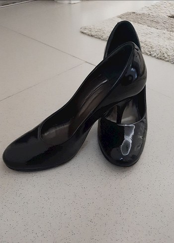 Siyah Rugan Stiletto Kadın Topuklu Ayakkabı