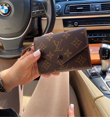 Louis Vuitton cüzdan