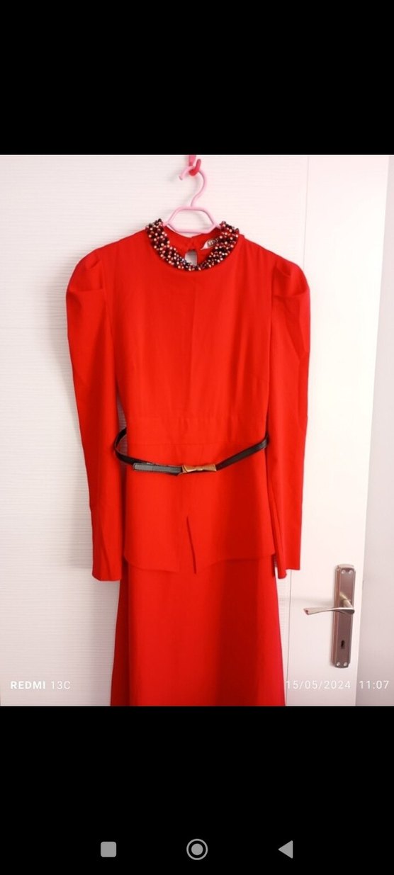 Kemerli Koyu Kırmızı Uzun Kollu Uzun Elbise - Görsel 2