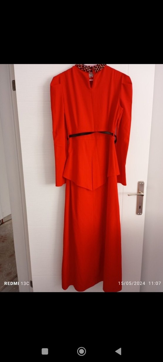 Kemerli Koyu Kırmızı Uzun Kollu Uzun Elbise - Görsel 3