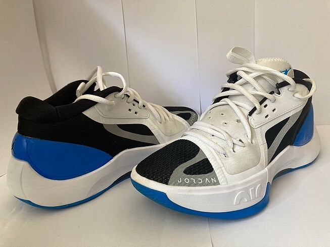 Nike jordan zoom separate