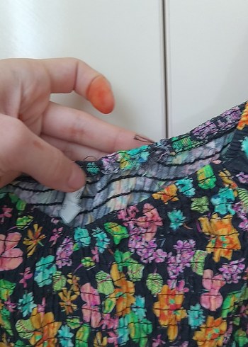 Çiçek Desenli Kısa Kollu Mini Bluz - Görsel 2