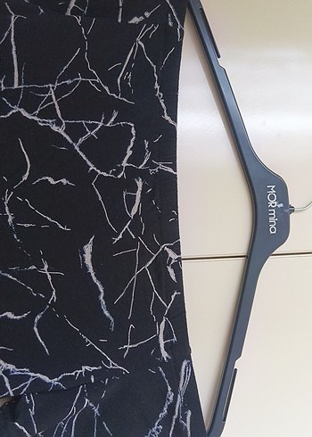 Siyah Desenli Kısa Kollu Midi Elbise - Görsel 3