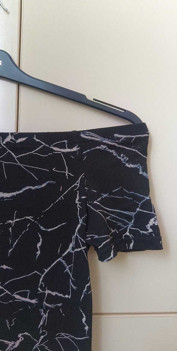 Siyah Desenli Kısa Kollu Midi Elbise - Görsel 2