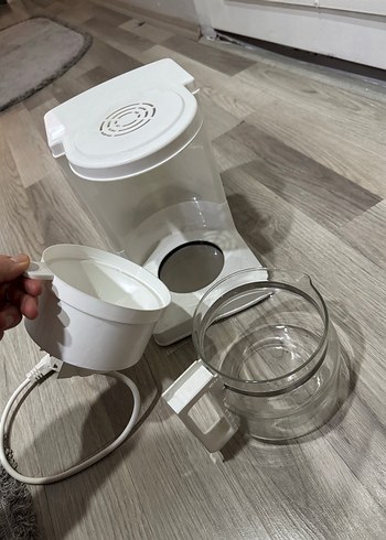 Beyaz ve Gri Kahve Makinesi filtre kahve - Görsel 4