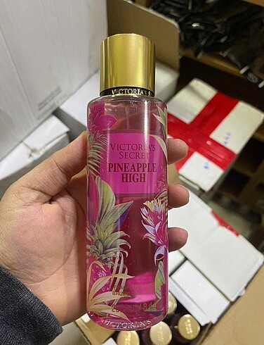 Victoria?s Secret pineapple hıgh vücut spreyi