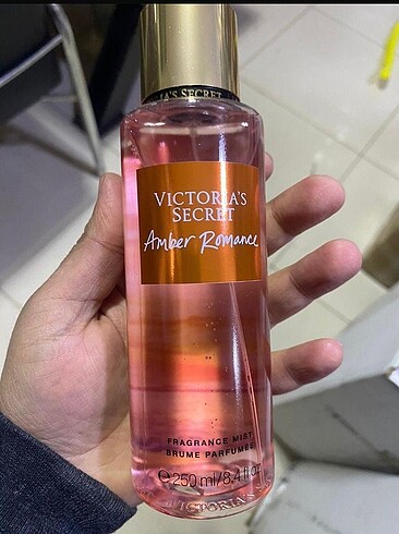 Victoria?s Secret Amber Romance vücut spreyi