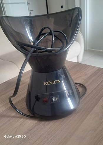 Revlon Revlon marka yüz temizleme makinesi