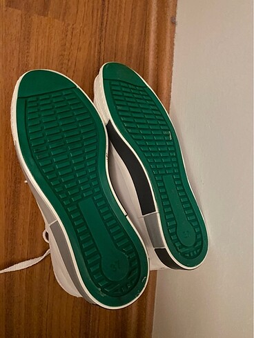 37 Beden beyaz Renk Derimod kirli beyaz bilekli sneaker