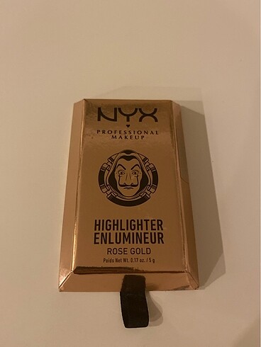 Nyx professional makeup La casa de papel highligter rose gold