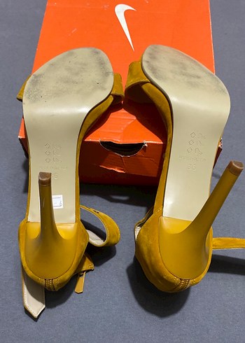 36 Beden Sarı Süet Stiletto Topuklu Abiye Ayakkabı
