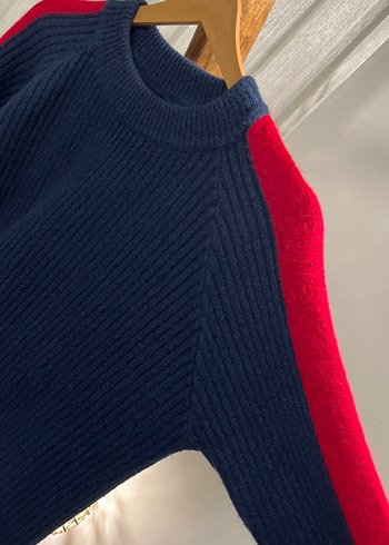 Kırmızı Şeritli Örgü Kadın Kazak - Görsel 3