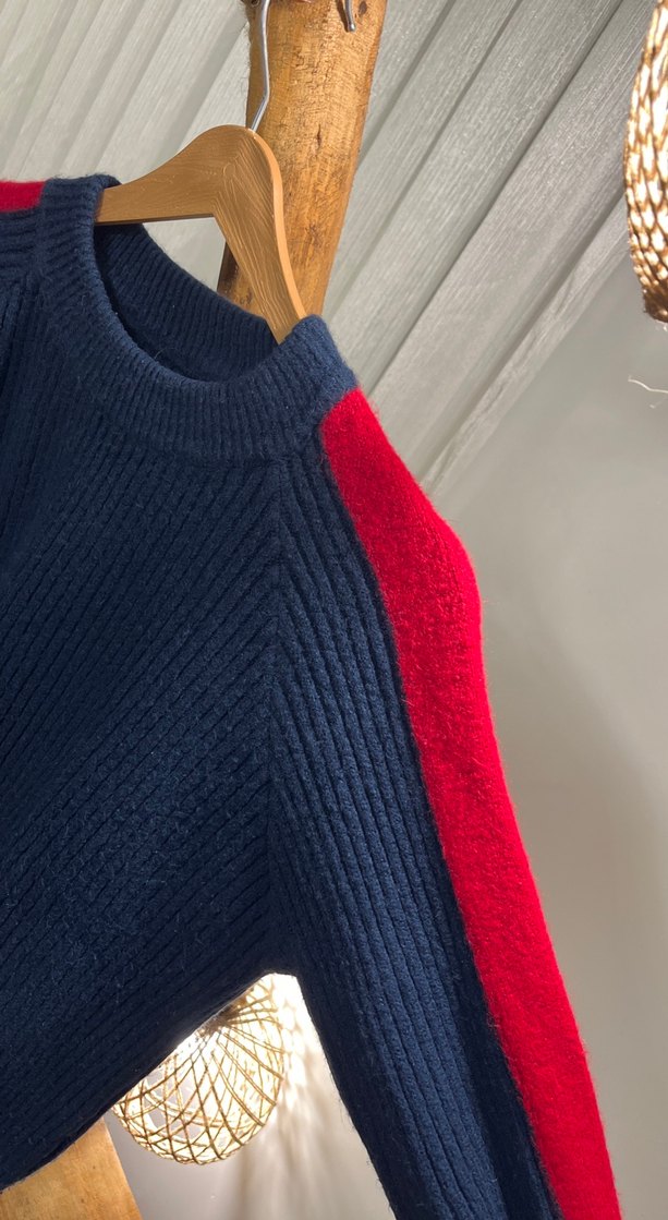 Kırmızı Şeritli Örgü Kadın Kazak - Görsel 2