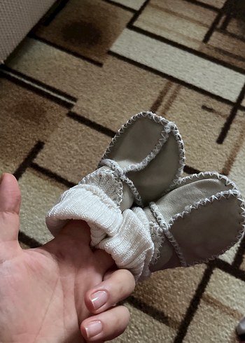 Kız Çocuk Gri Örgü Ev Botu - Görsel 3