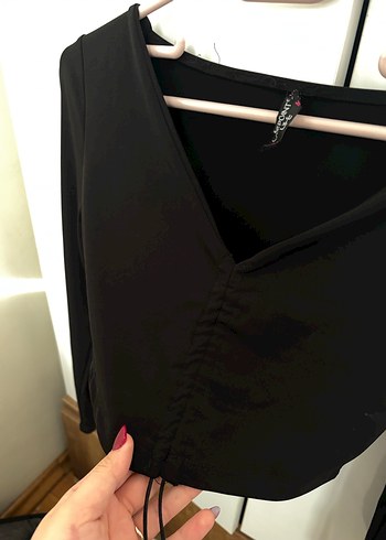 Siyah V Yaka Uzun Kollu Kadın crop - Görsel 3