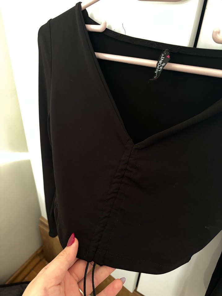 Siyah V Yaka Uzun Kollu Kadın crop - Görsel 3