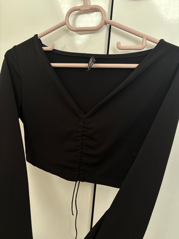 Siyah V Yaka Uzun Kollu Kadın crop - Görsel 2