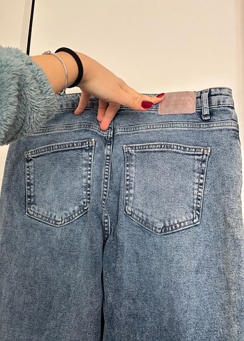 Düğmeli Mavi Geniş Kesim Kadın Kot Pantolon - Görsel 2