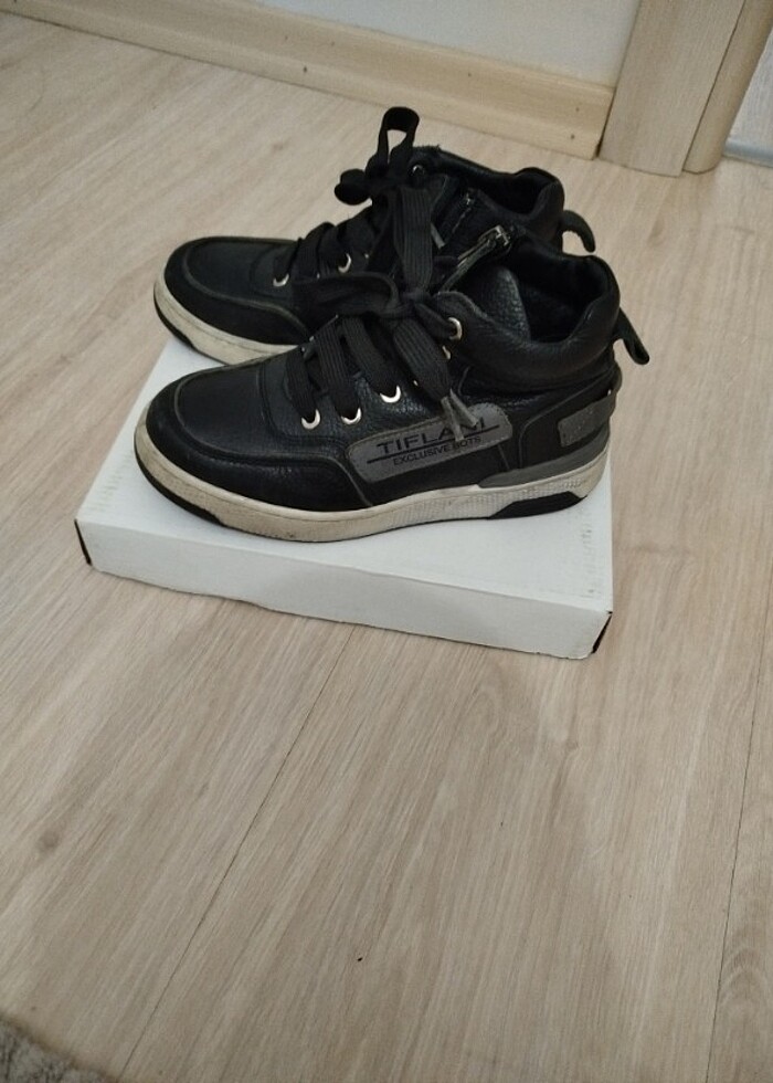 Cok kulanilmamis  guzel bi ayakabi Salam ve cok kaliteli duruyo - Görsel 3