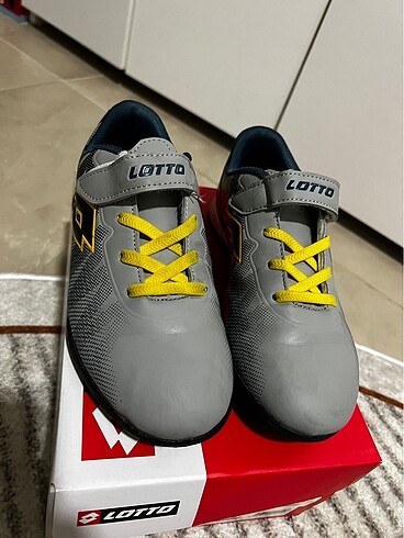 Lotto Çocuk halı saha