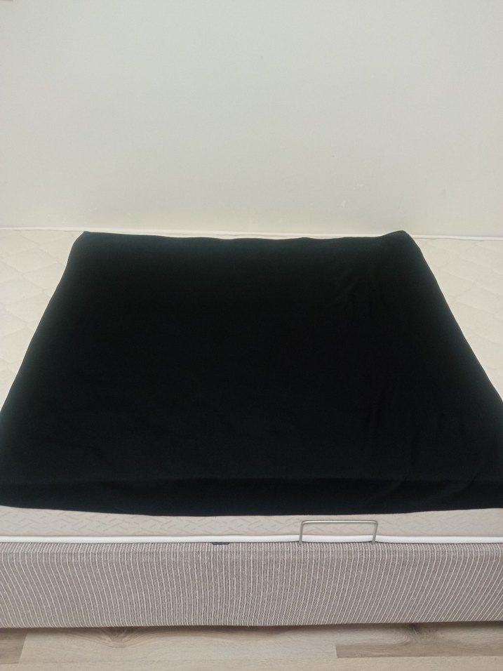 Siyah ve koyu lacivert eşarp - Görsel 2