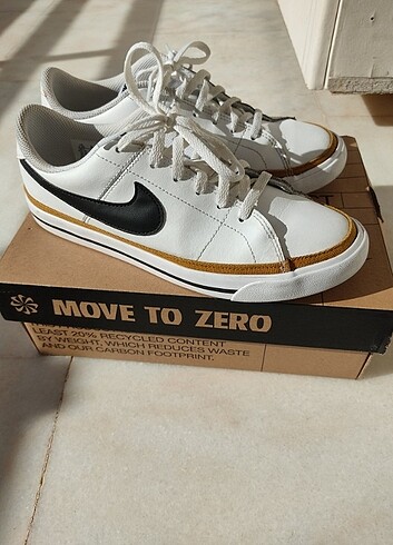 Nike Court Legacy