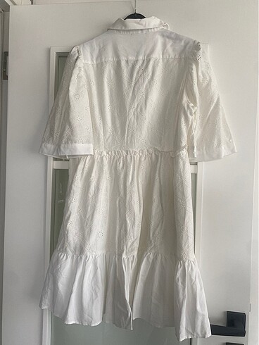 Trendyol & Milla Beyaz fisto gömlek yaka elbise