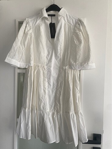38 Beden Beyaz fisto gömlek yaka elbise