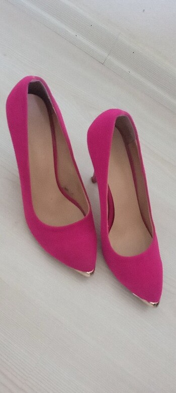 Pembe stiletto