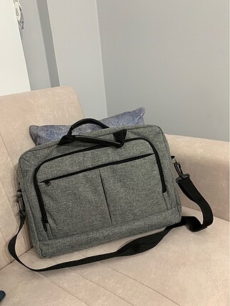 (SIFIR ÜRÜN) Gri Laptop Çantası