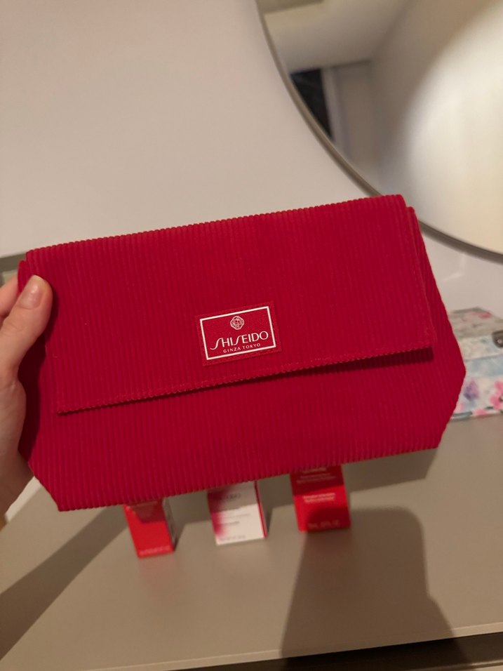 Shiseido Çantalı Set - Görsel 2