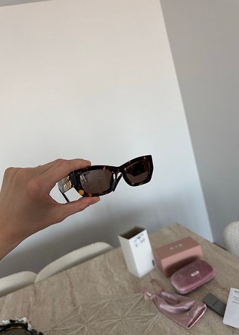 Miu Miu 09WS VAU06B 53 Güneş Gözlüğü - Görsel 5