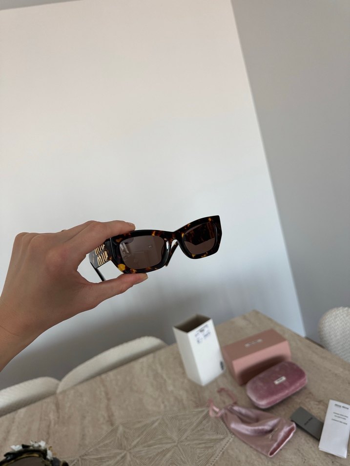 Miu Miu 09WS VAU06B 53 Güneş Gözlüğü - Görsel 5