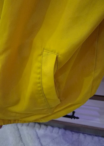 Erkek Çocuk Parlak Sarı Fermuarlı Yağmurluk - Görsel 4