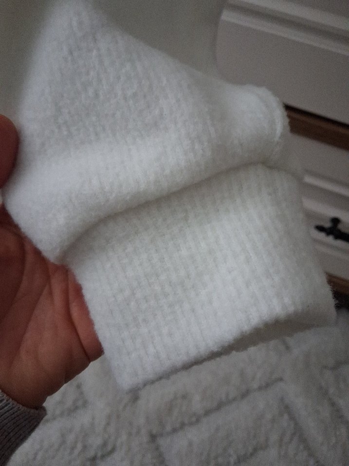 Beyaz Yüksek Yakalı Örgü Kadın Sweatshirt - Görsel 2